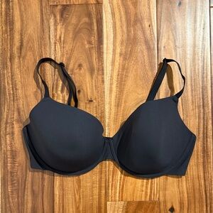 SKIMS Black Seamless T-Shirt Bra, 38 DD